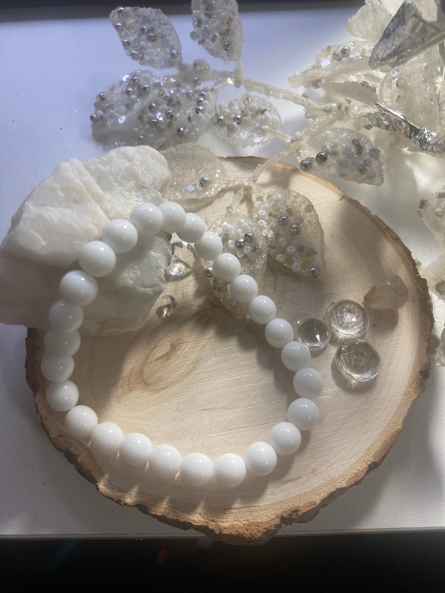 Selenite lithotherapy stone bracelet.