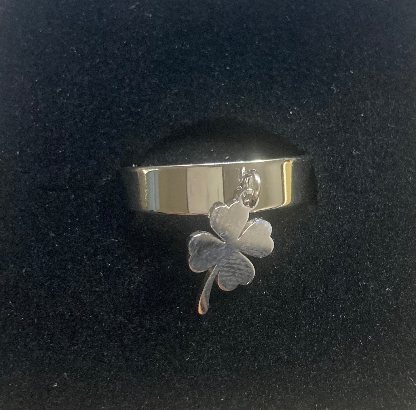 4 leaf clover ring